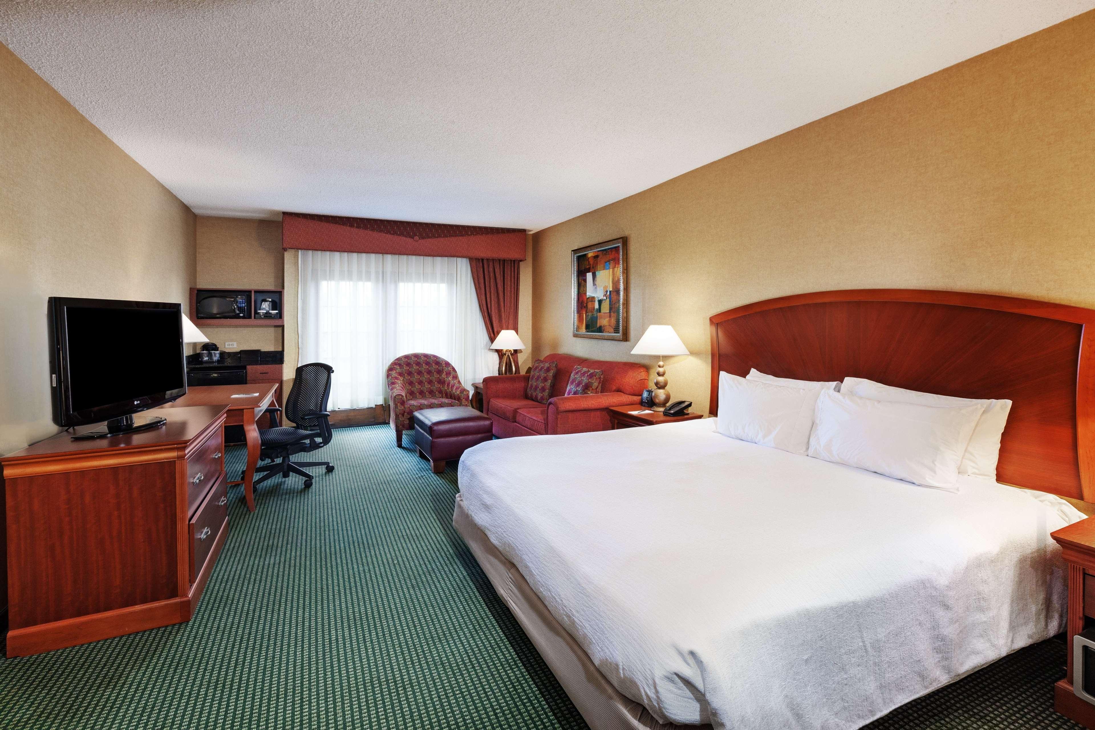 Embassy Suites By Hilton Greensboro Airport Екстериор снимка