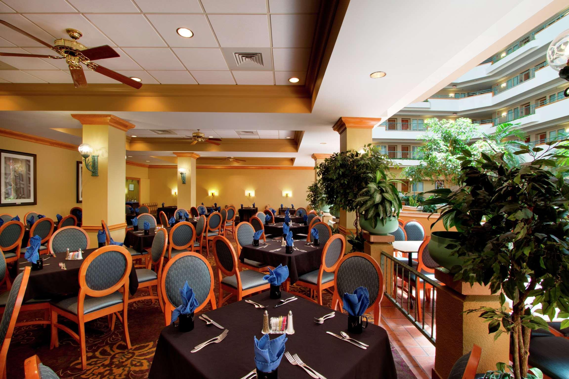 Embassy Suites By Hilton Greensboro Airport Екстериор снимка