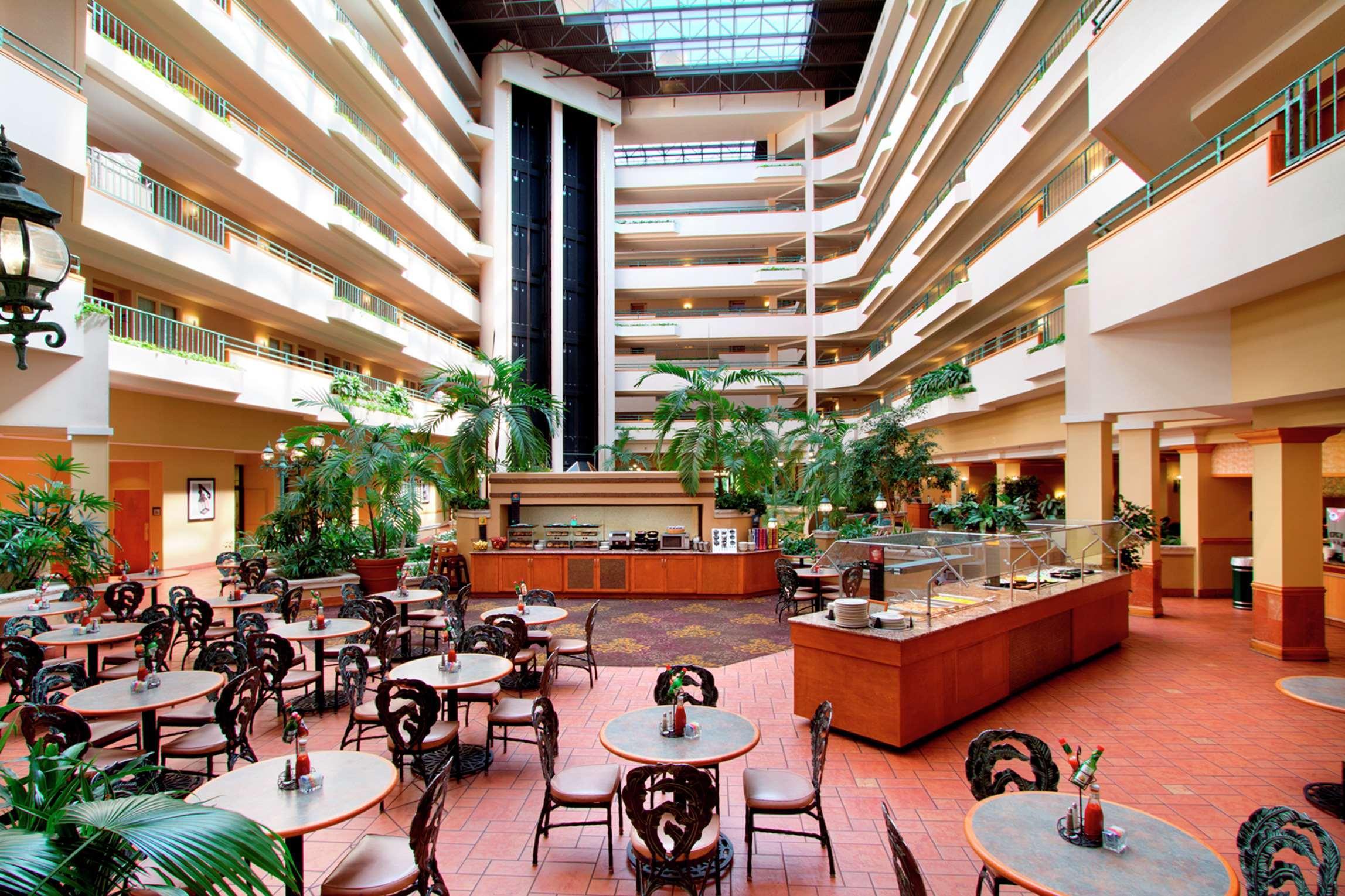 Embassy Suites By Hilton Greensboro Airport Екстериор снимка