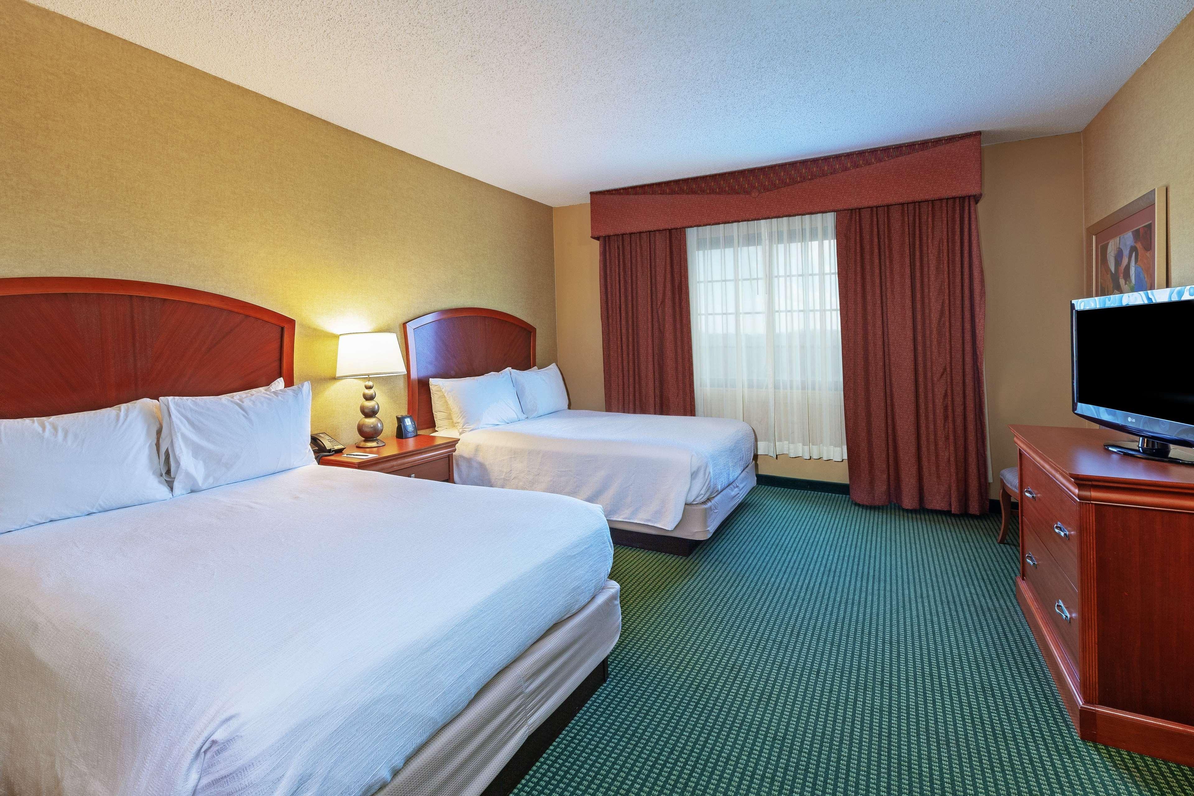 Embassy Suites By Hilton Greensboro Airport Екстериор снимка
