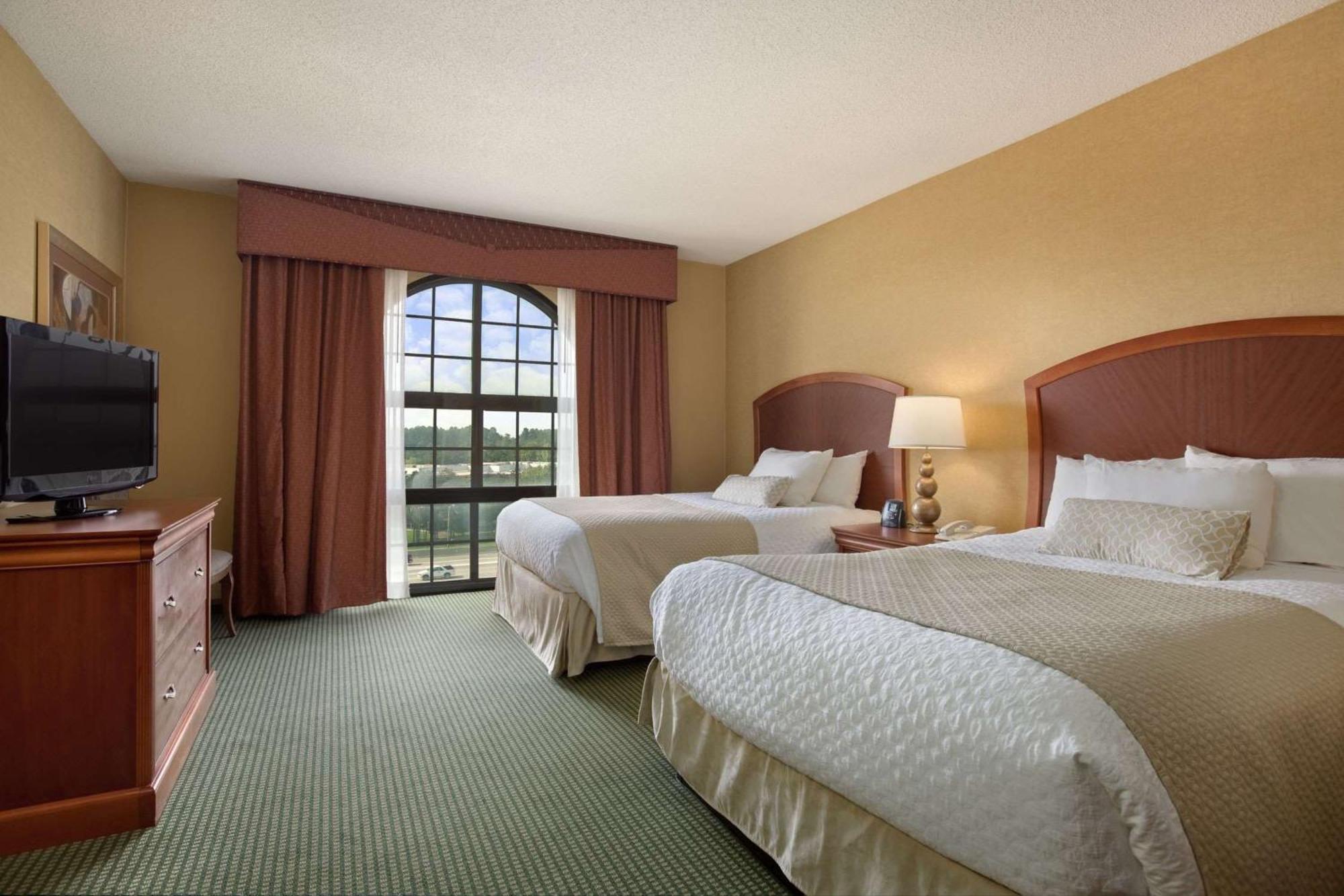 Embassy Suites By Hilton Greensboro Airport Екстериор снимка