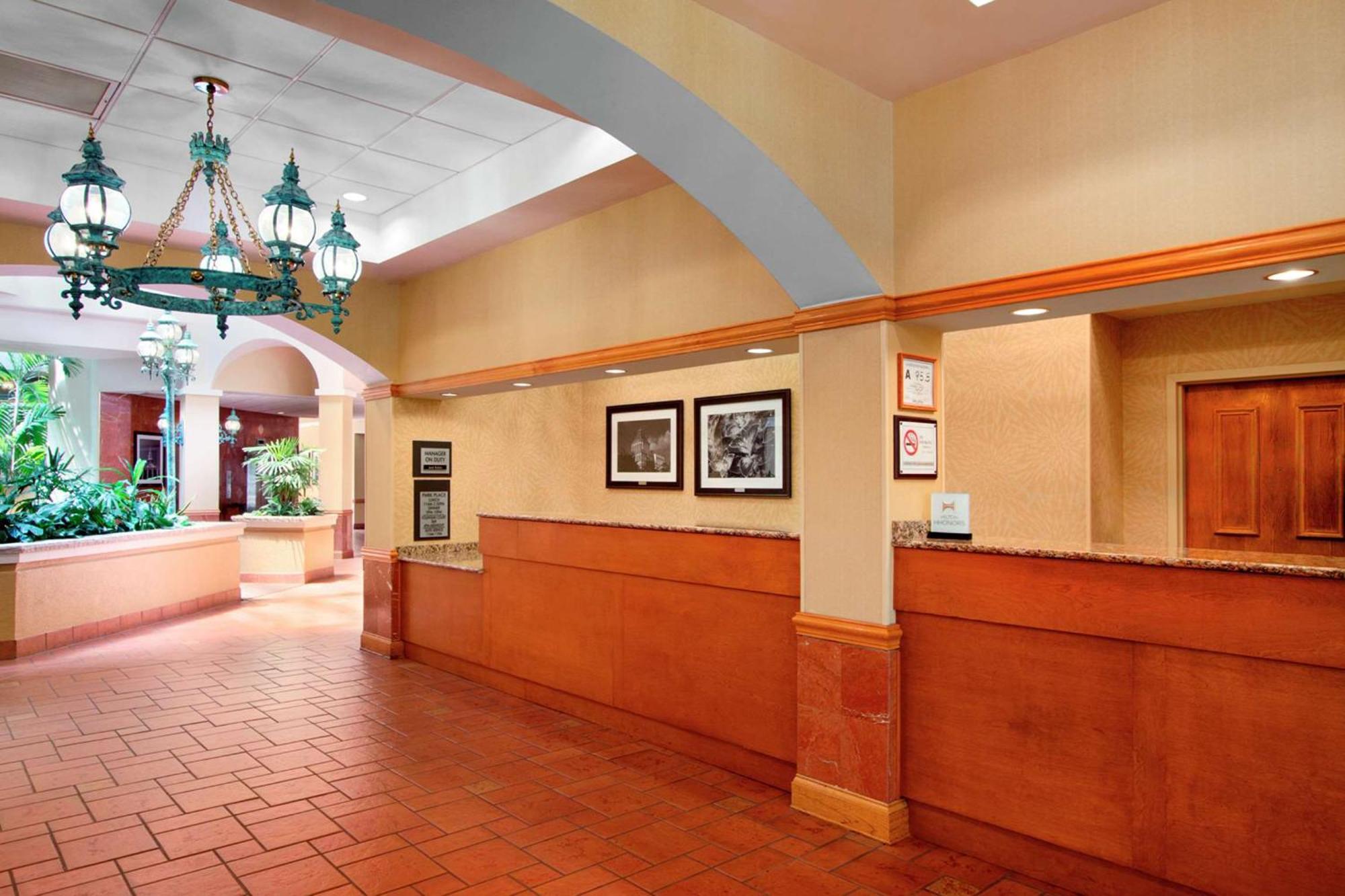 Embassy Suites By Hilton Greensboro Airport Екстериор снимка