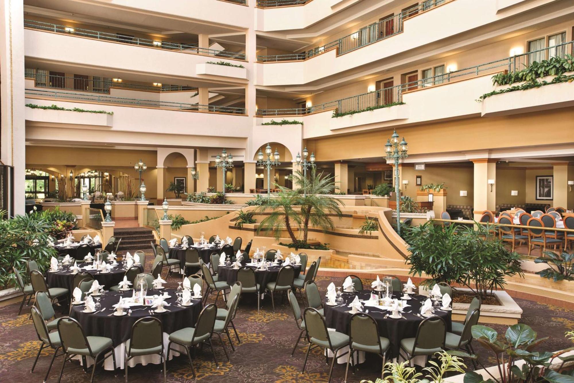 Embassy Suites By Hilton Greensboro Airport Екстериор снимка