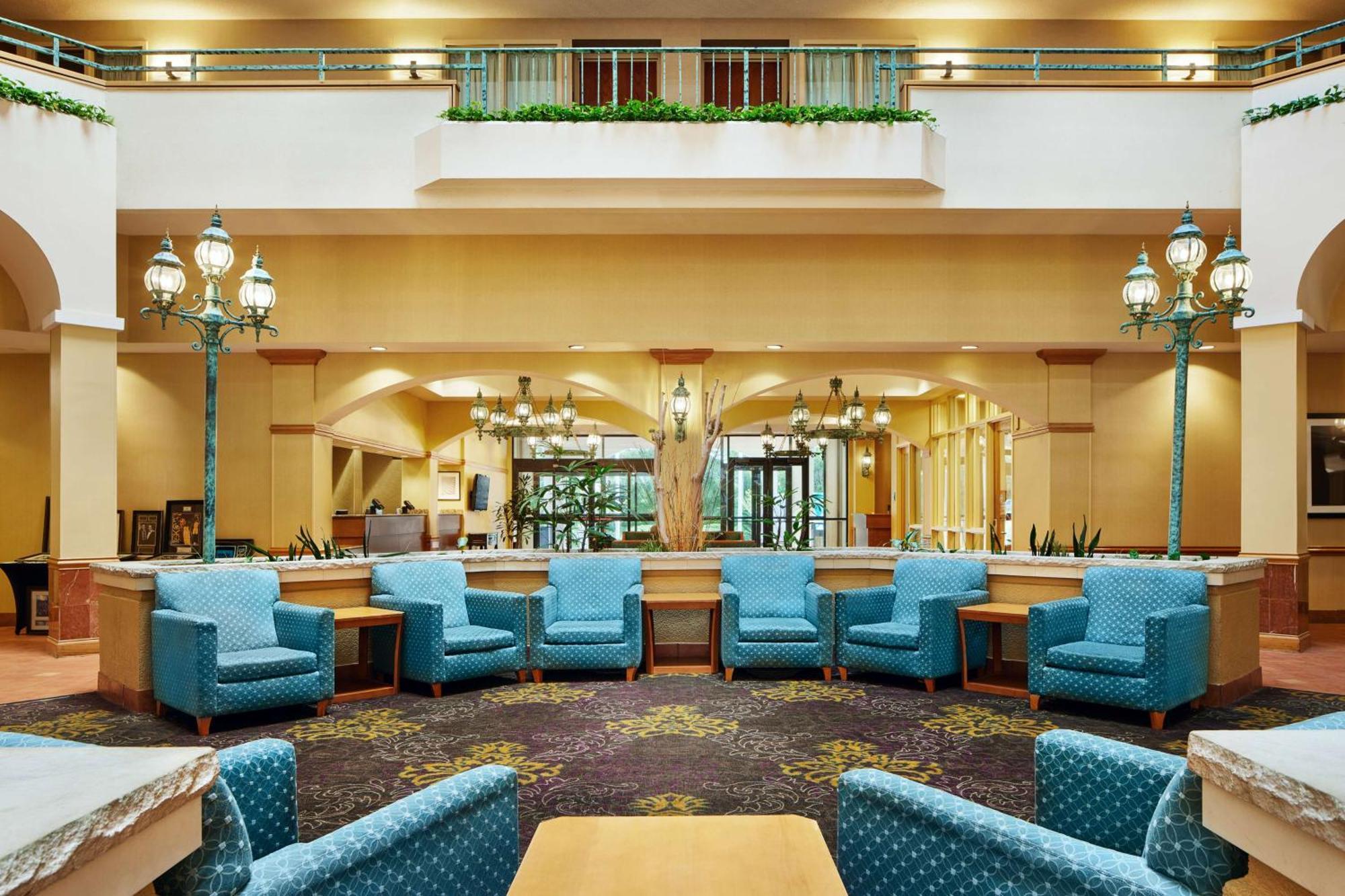 Embassy Suites By Hilton Greensboro Airport Екстериор снимка