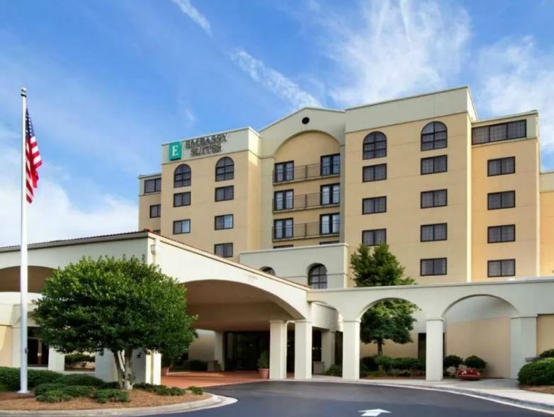 Embassy Suites By Hilton Greensboro Airport Екстериор снимка