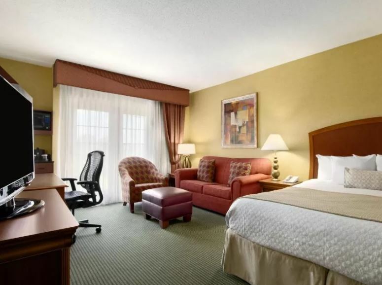 Embassy Suites By Hilton Greensboro Airport Екстериор снимка